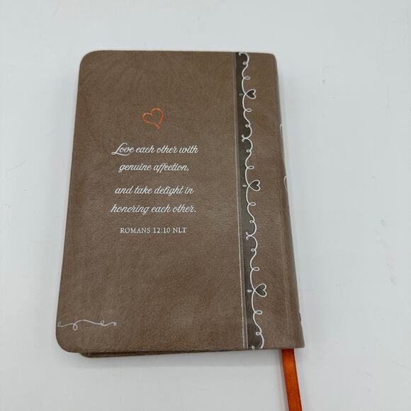 Daily Devotions Book, Mr & Mrs 365 Daily Devotions for Busy Couples Leather - Picture 2 of 6